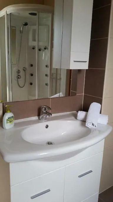Cozy Apartment With Sea View คาชเตลา ภายนอก รูปภาพ