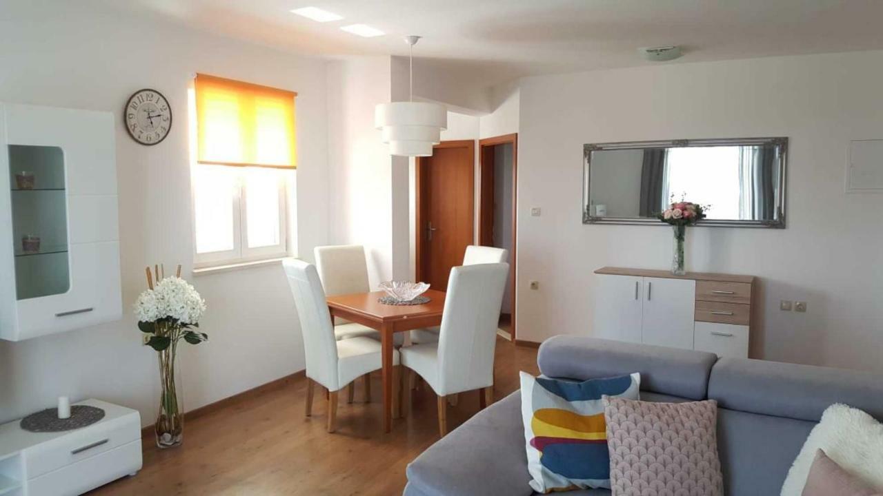 Cozy Apartment With Sea View คาชเตลา ภายนอก รูปภาพ