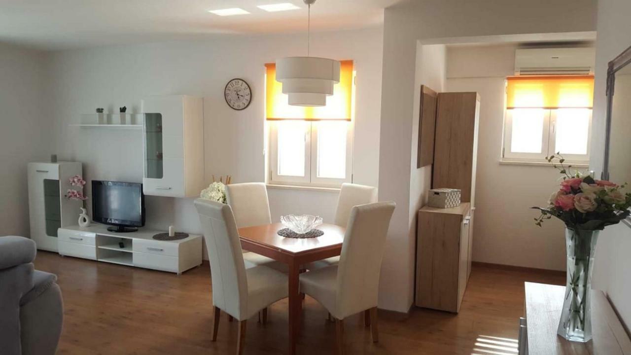 Cozy Apartment With Sea View คาชเตลา ภายนอก รูปภาพ